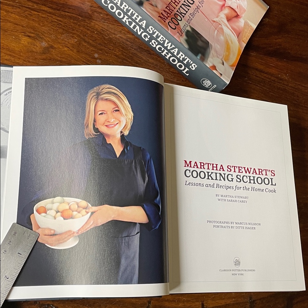 1st Edition & 1st Printing MARTHA STEWART Cooking School Cookbook Hardcover - Picture 11 of 14